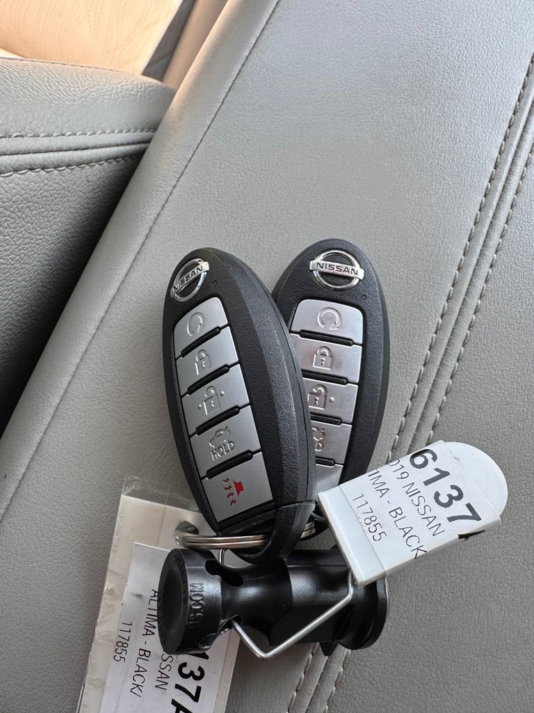Used 2019 Nissan Altima 2.5 Platinum FWD image 32