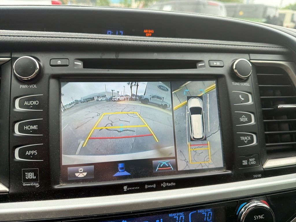 Used 2018 Toyota Highlander Limited Platinum FWD image 23