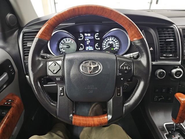 Used 2019 Toyota Sequoia Platinum image 18