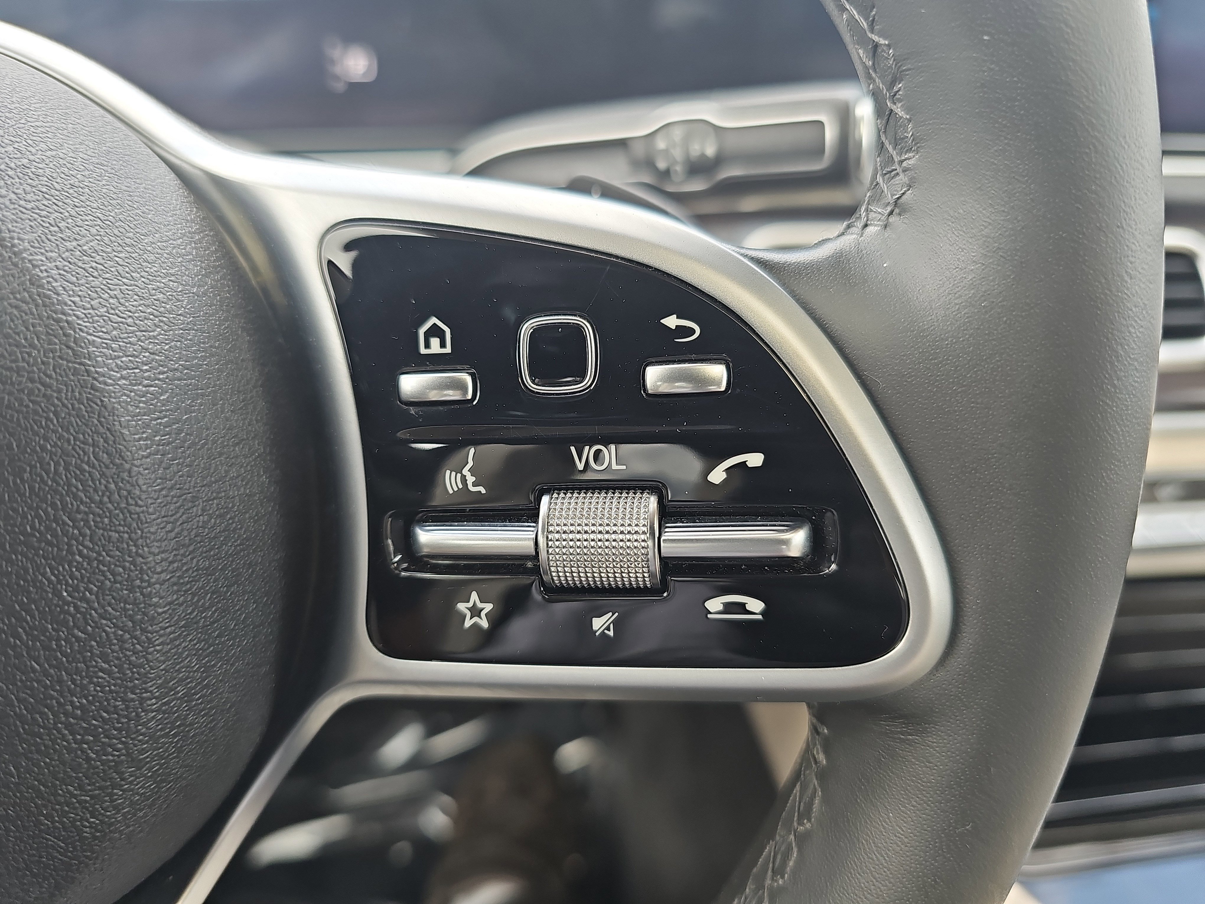 Used 2020 Mercedes-Benz GLS 450 4MATIC image 18