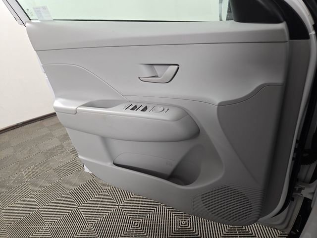 Used 2025 Hyundai Kona SEL image 28
