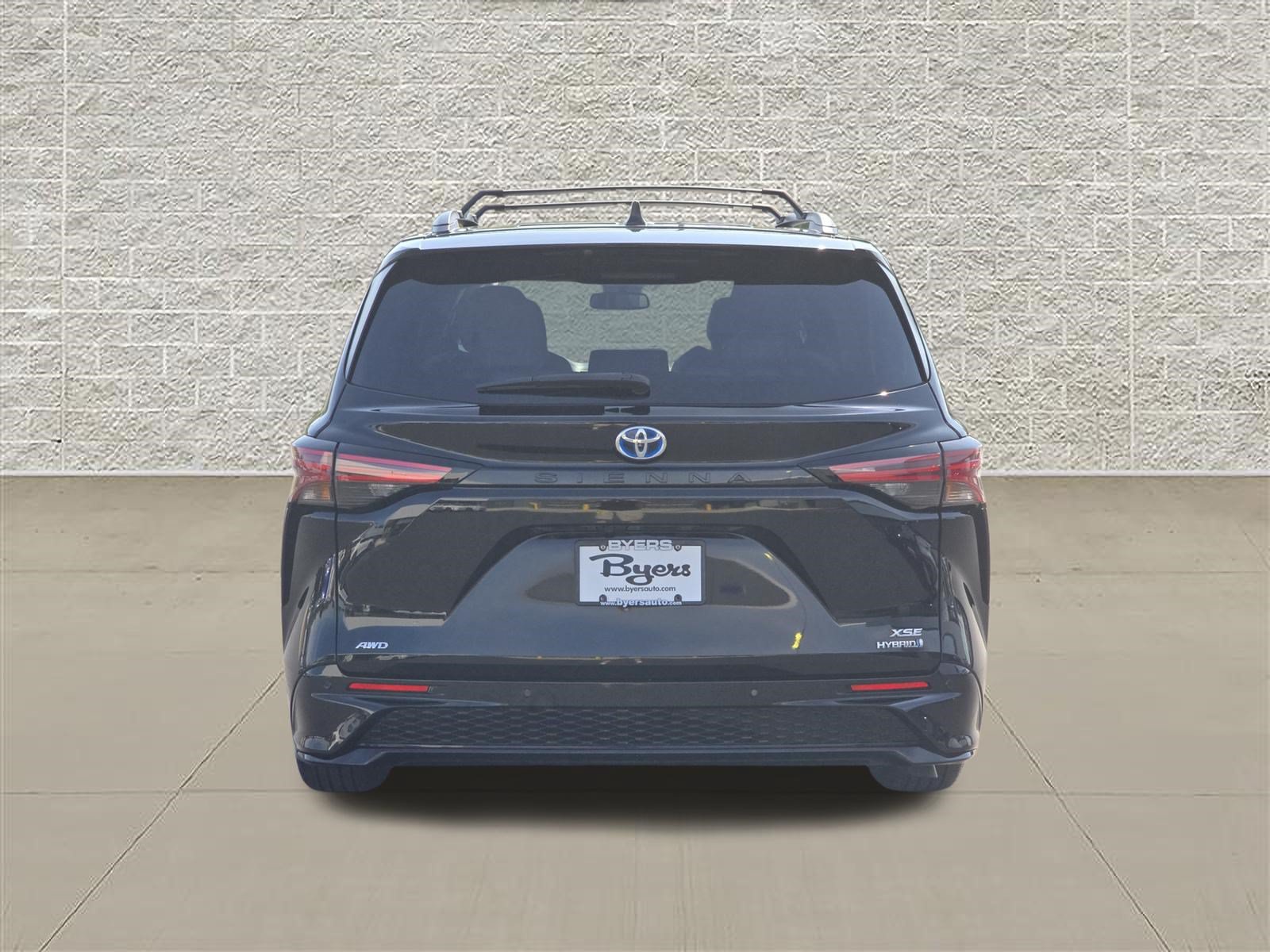 Used 2024 Toyota Sienna XSE w/ XSE Plus Package AWD/4WD image 6