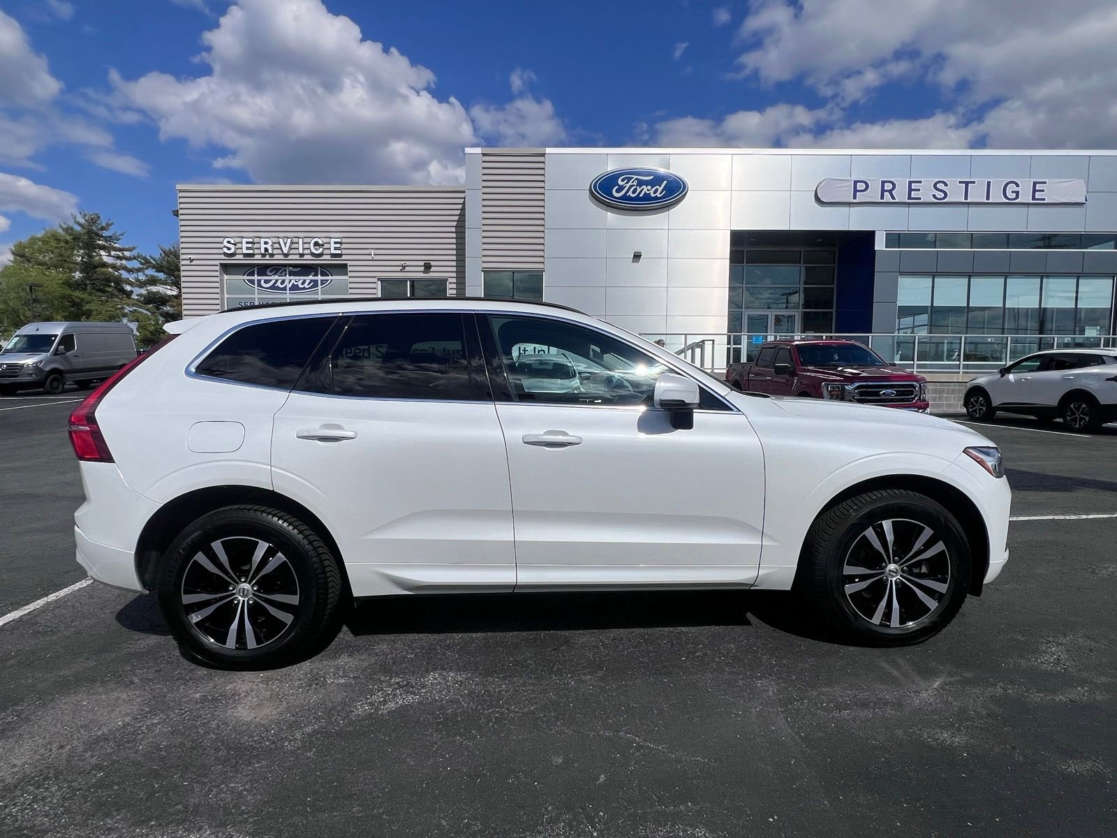 Used 2023 Volvo XC60 B5 Core AWD/4WD image 8