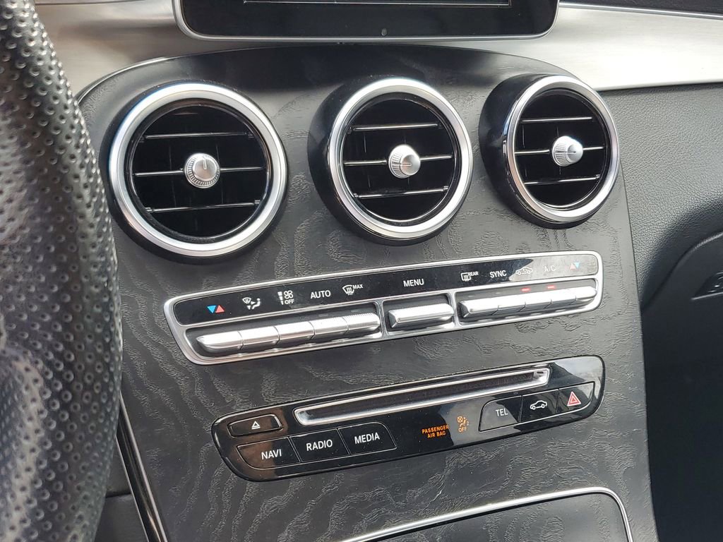 Used 2019 Mercedes-Benz GLC 300 w/ Premium Package image 28
