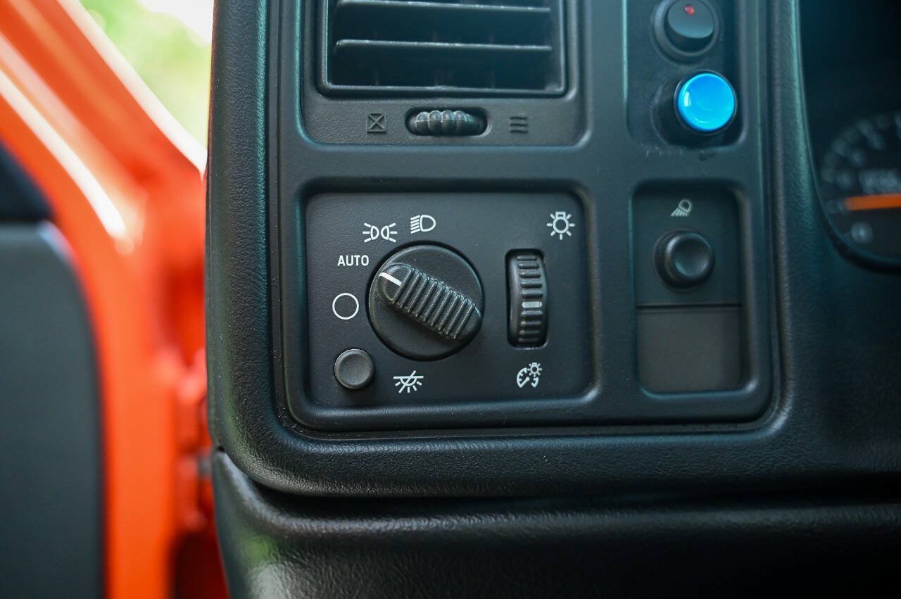 Used 2006 Chevrolet Silverado 1500 LT w/ Light Duty Power Package RWD image 98