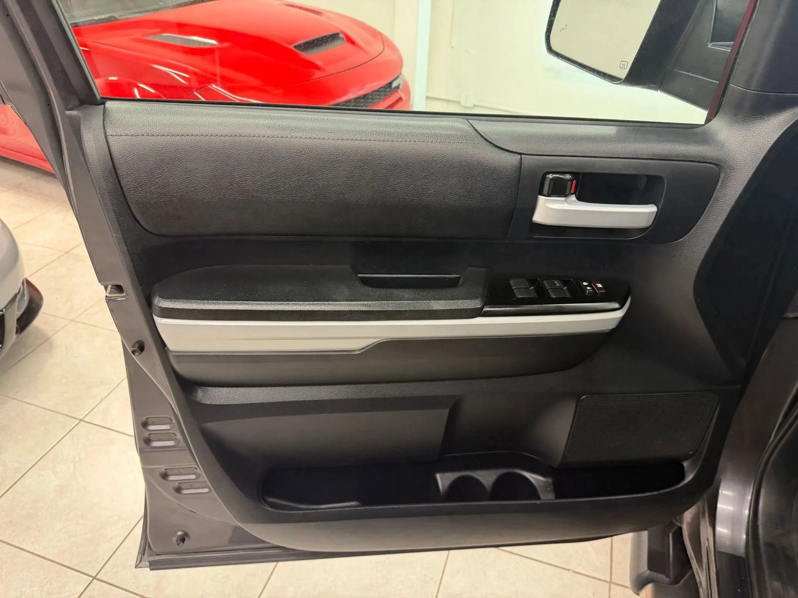 Used 2018 Toyota Tundra SR5 w/ SR5 Upgrade Package AWD/4WD image 13