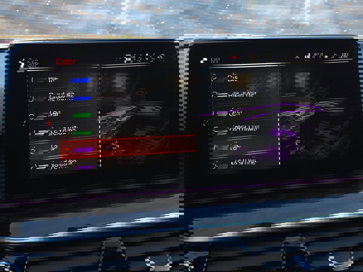 Used 2023 BMW 530e xDrive w/ Premium Package image 42