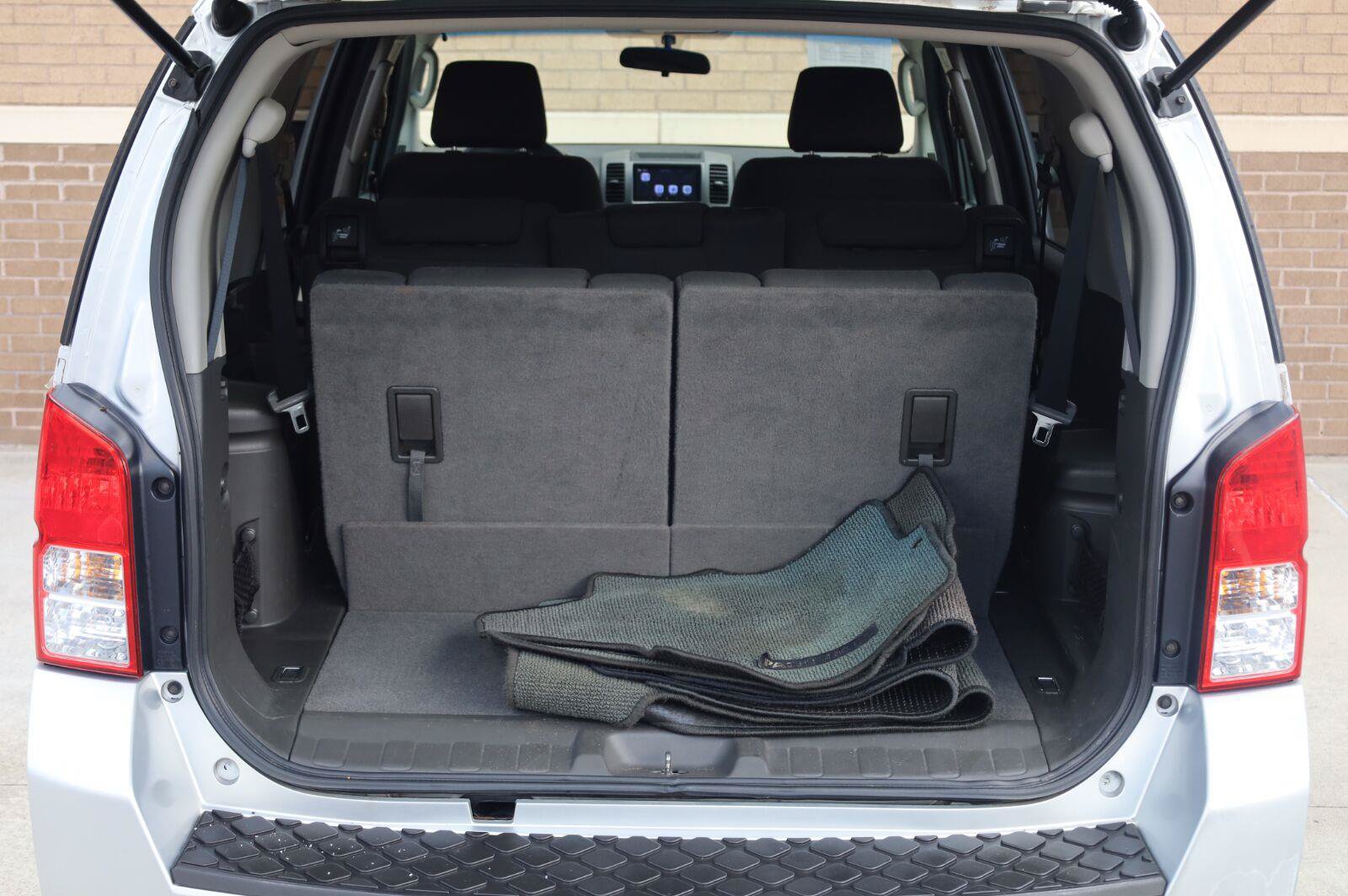 Used 2008 Nissan Pathfinder S AWD/4WD image 12