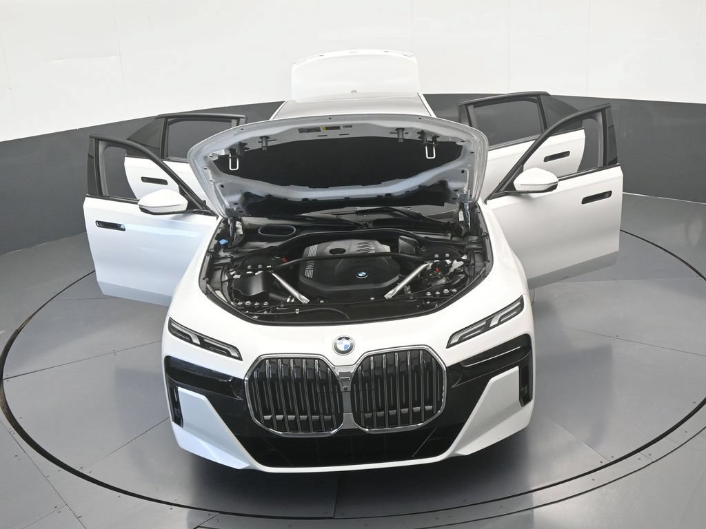 Used 2025 BMW 740i xDrive AWD/4WD image 84