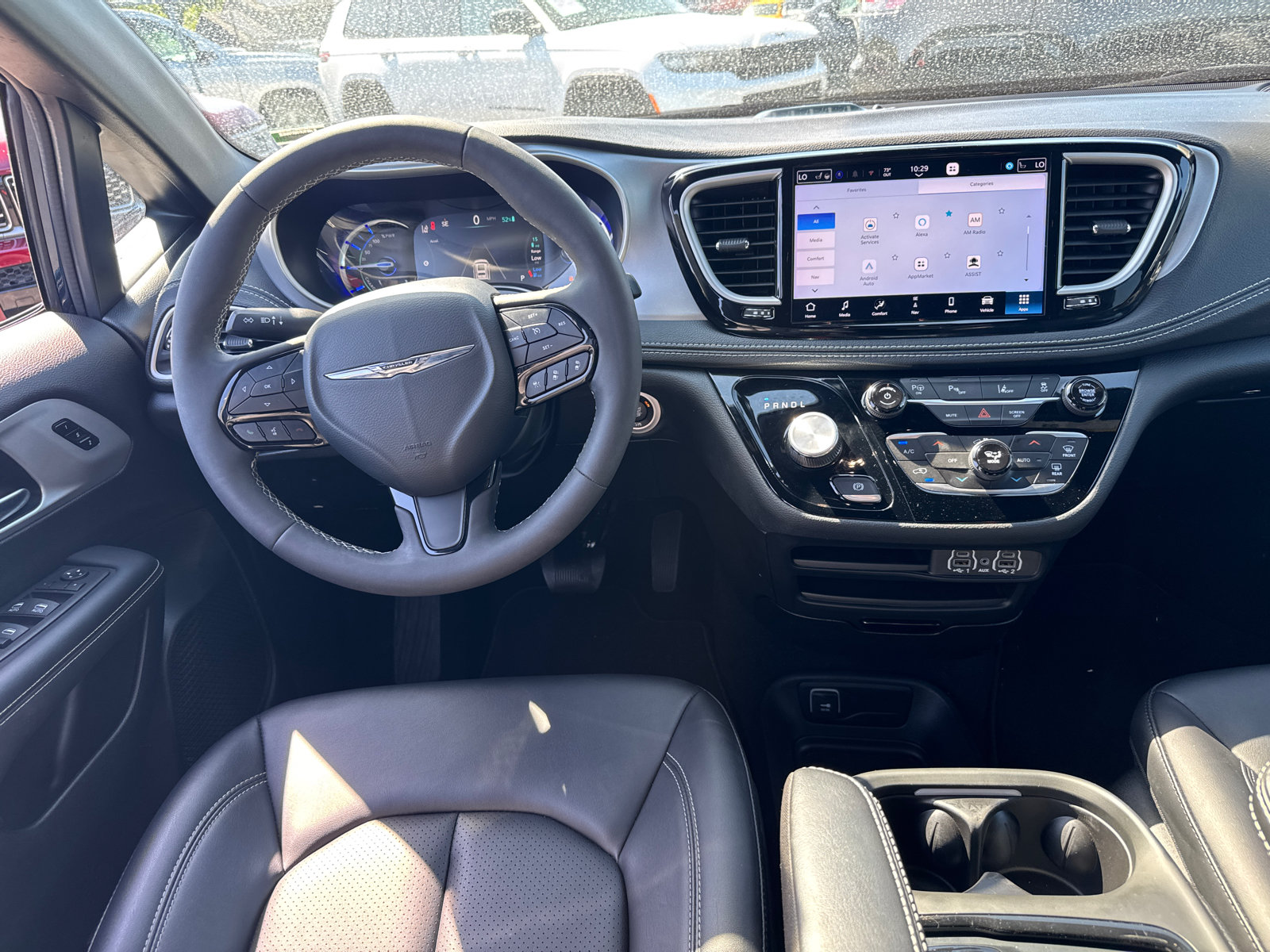 Used 2024 Chrysler Pacifica Limited FWD image 8