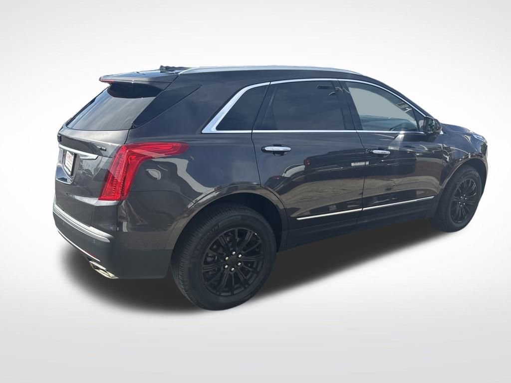 Used 2018 Cadillac XT5 Luxury w/ Driver Awareness Package image 8