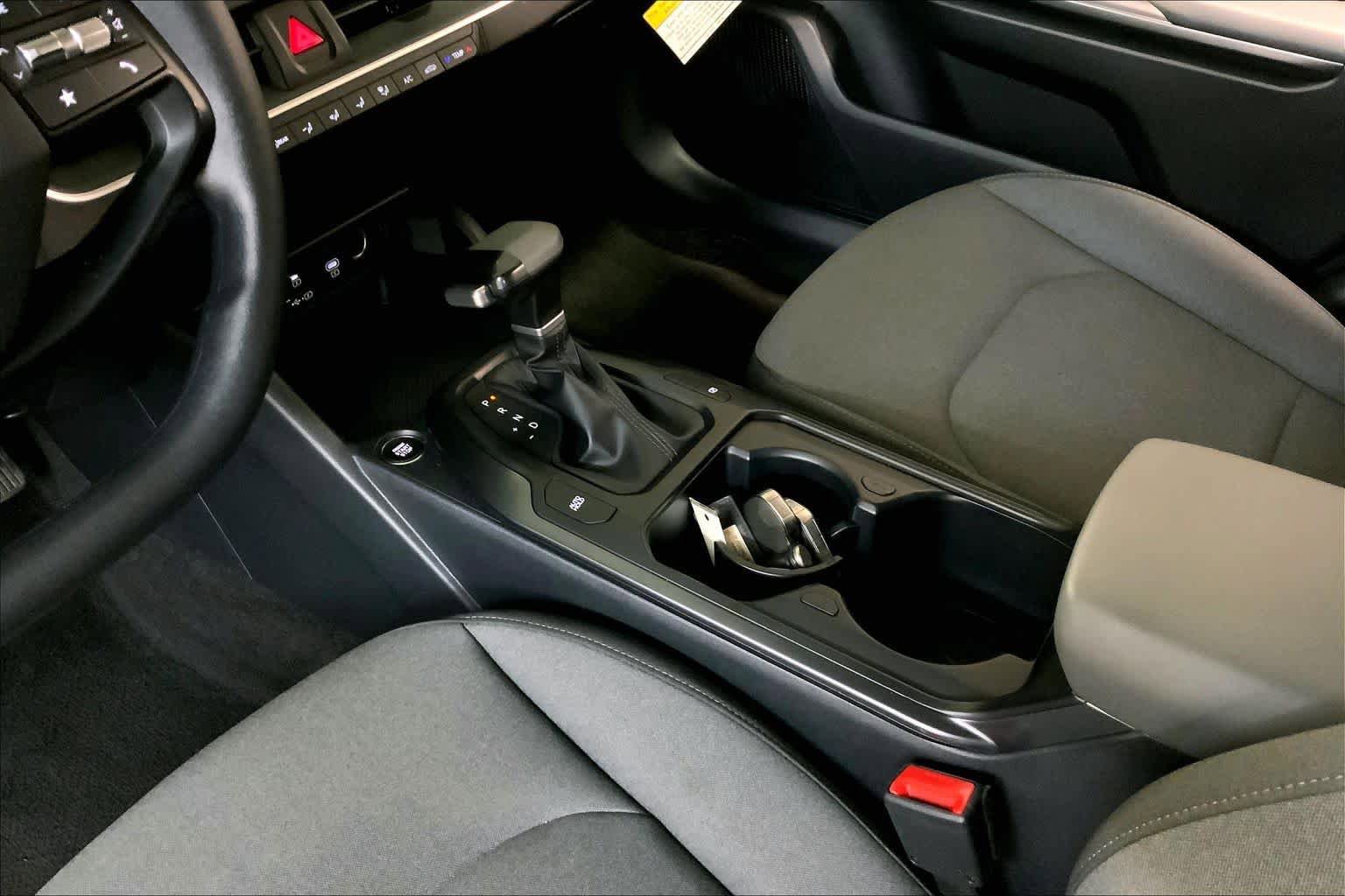 Used 2025 Kia K4 LXS image 16