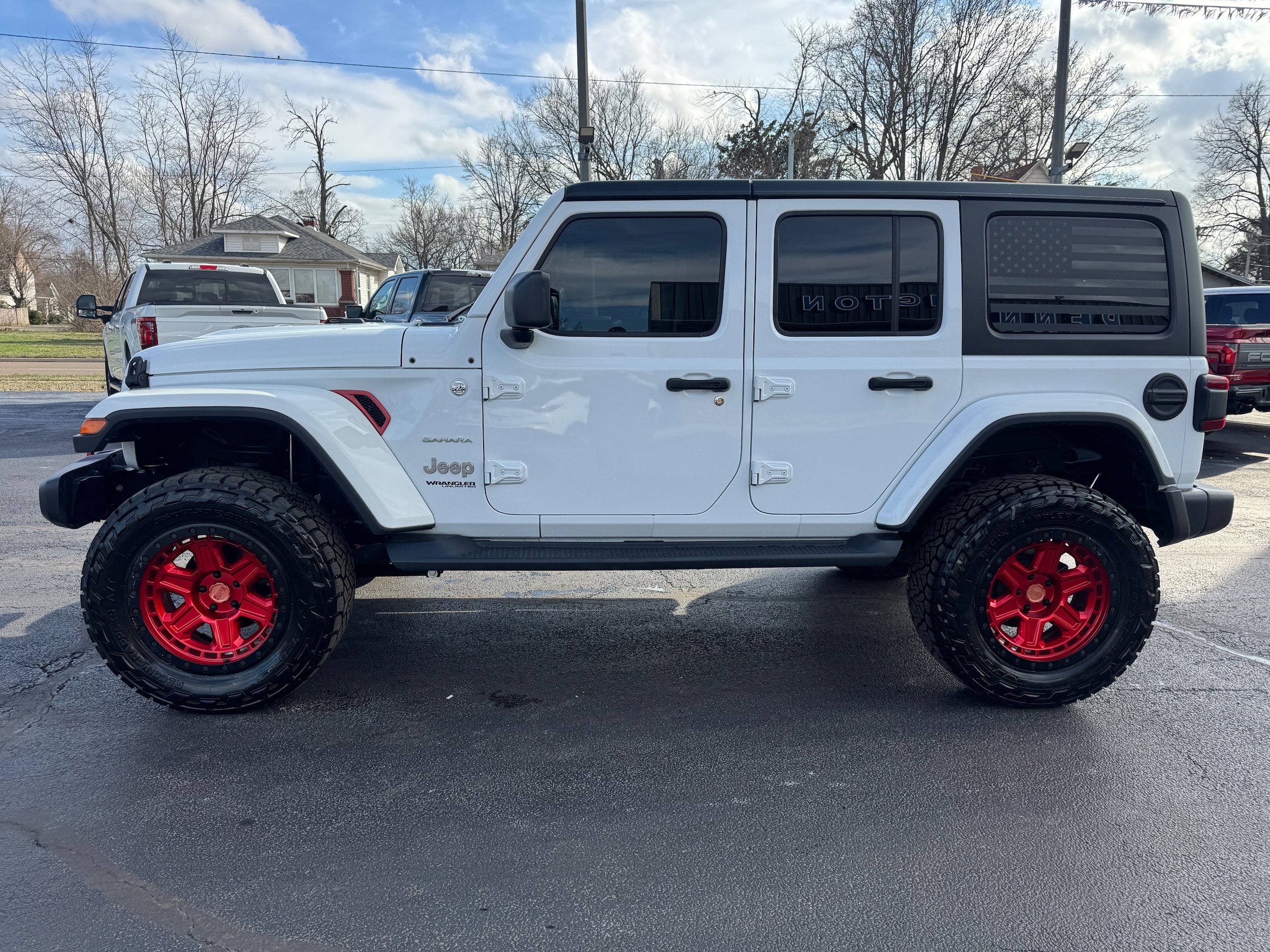 Used 2020 Jeep Wrangler Unlimited Sahara image 4