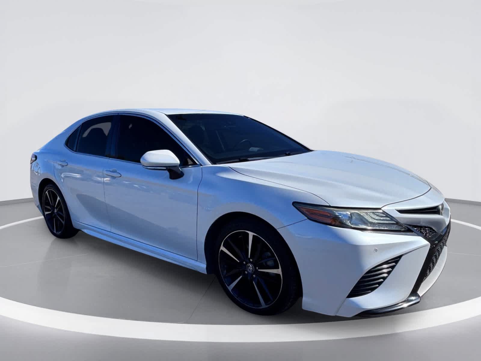 Used 2018 Toyota Camry XSE FWD image 6