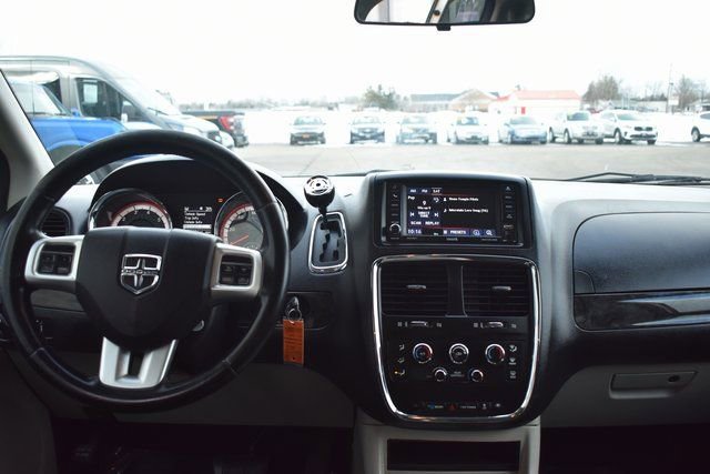 Used 2013 Dodge Grand Caravan SXT w/ Rear Park Assist Pkg image 34