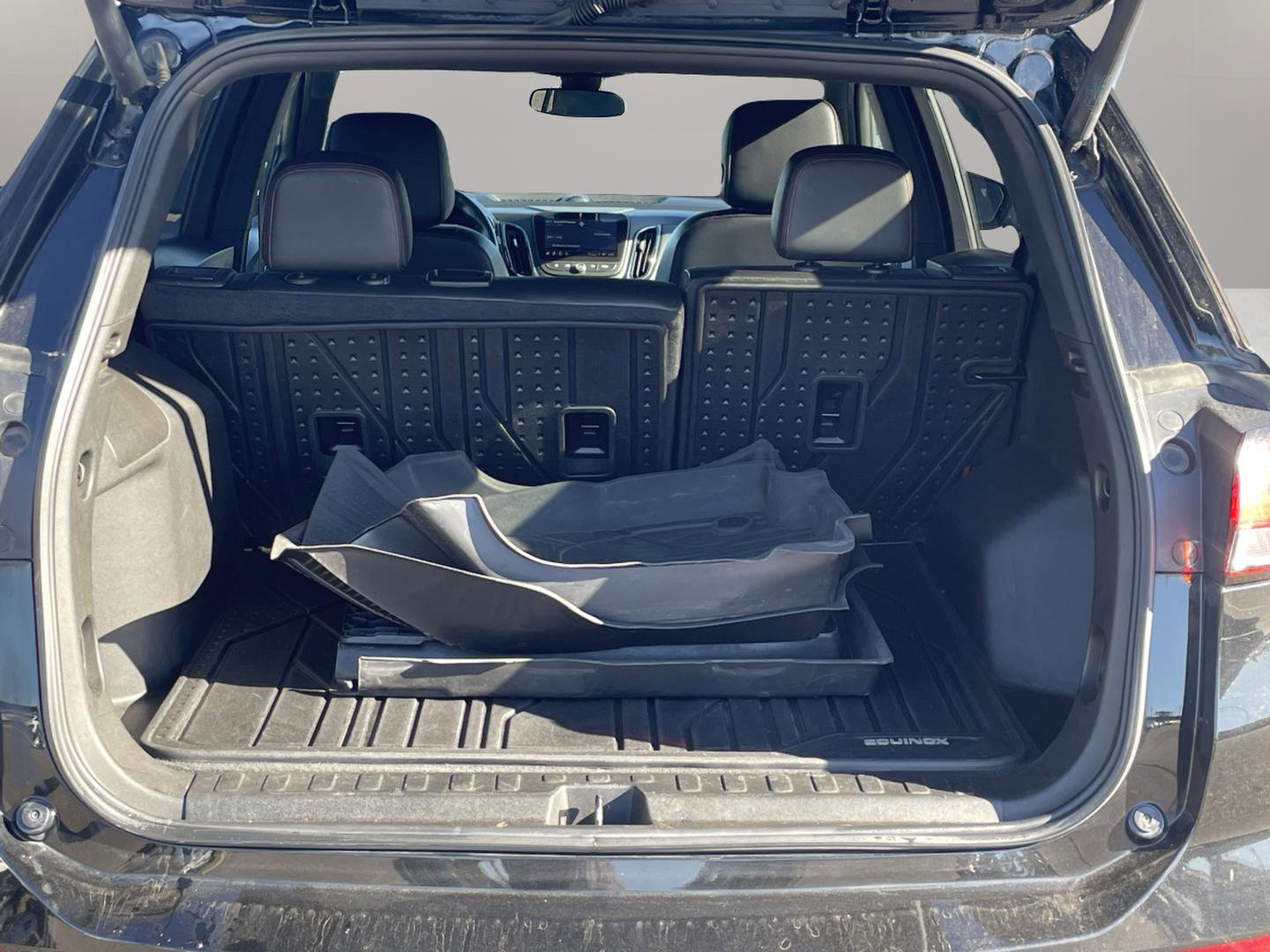 Used 2022 Chevrolet Equinox RS w/ RS Leather Package image 22