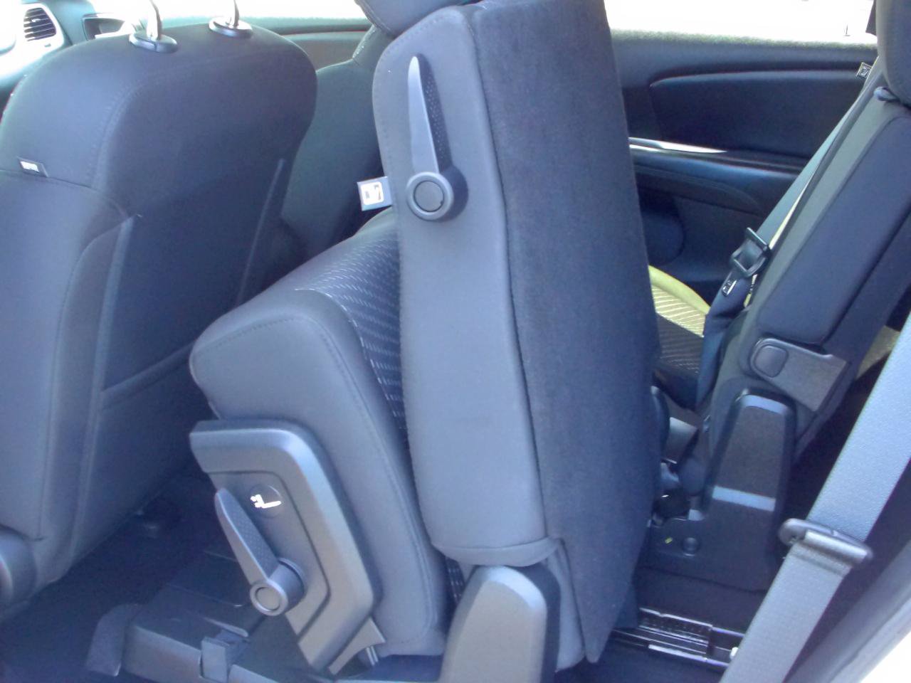 Used 2020 Dodge Journey SE w/ Blacktop Package FWD image 28
