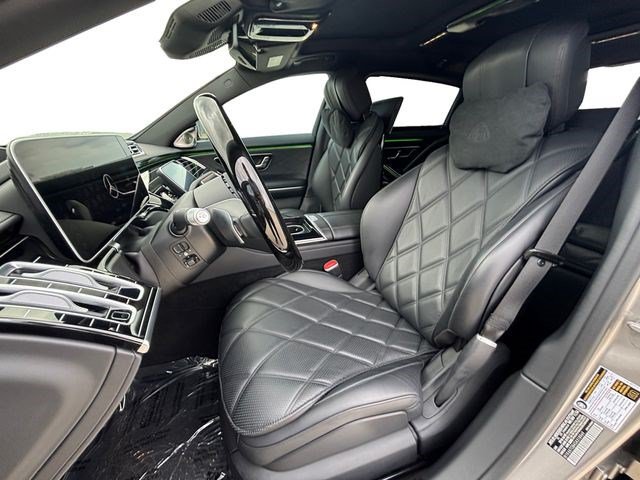 Used 2025 Mercedes-Benz Maybach S 580 4MATIC image 10
