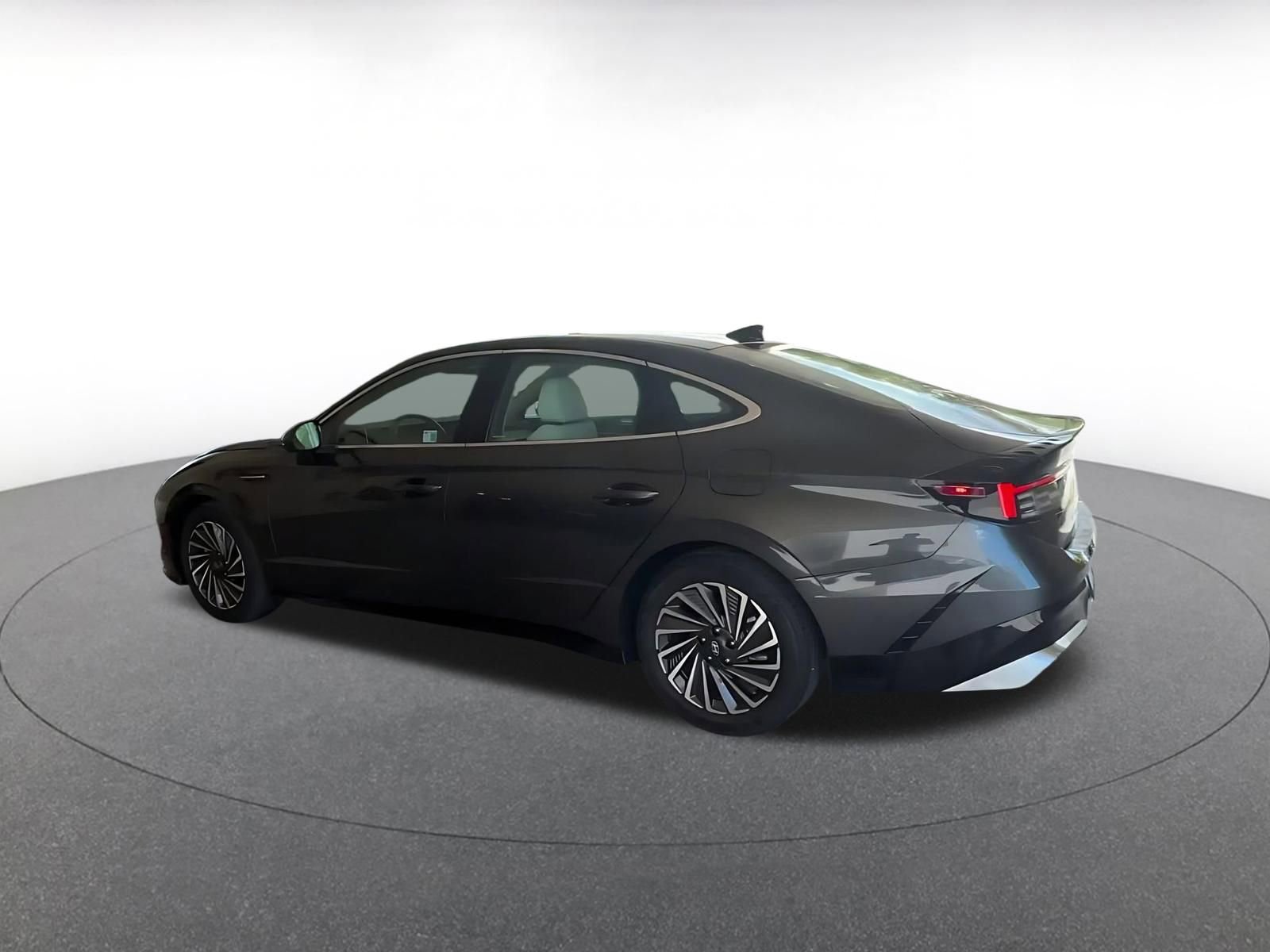 Used 2025 Hyundai Sonata SEL FWD image 10
