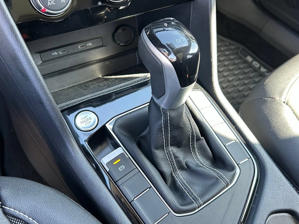 Certified 2023 Volkswagen Taos SE FWD image 32