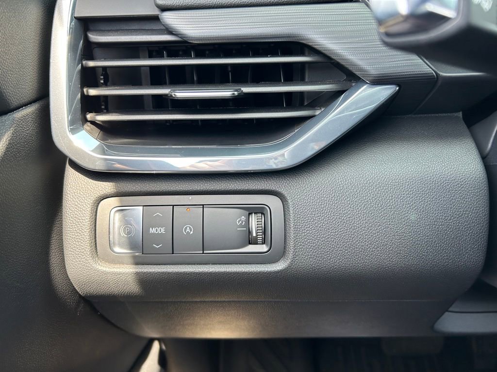 Used 2024 GMC Acadia Elevation image 51