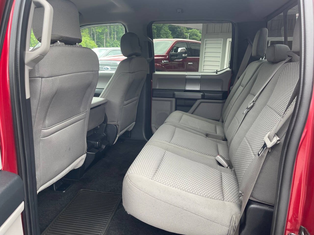 Used 2015 Ford F150 XLT w/ Equipment Group 302A Luxury AWD/4WD image 24