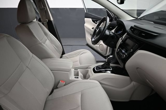 Used 2022 Nissan Rogue Sport SL w/ Premium Package FWD image 18