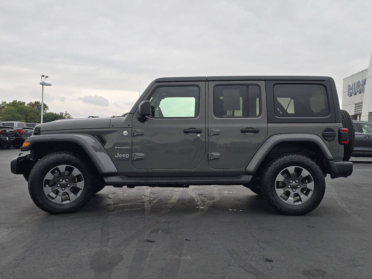 Used 2021 Jeep Wrangler Unlimited Sahara w/ Uconnect 4C Nav & Sound Group AWD/4WD image 12