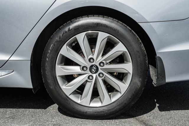 Used 2017 Hyundai Sonata Sport w/ Value Edition Package 02 image 16