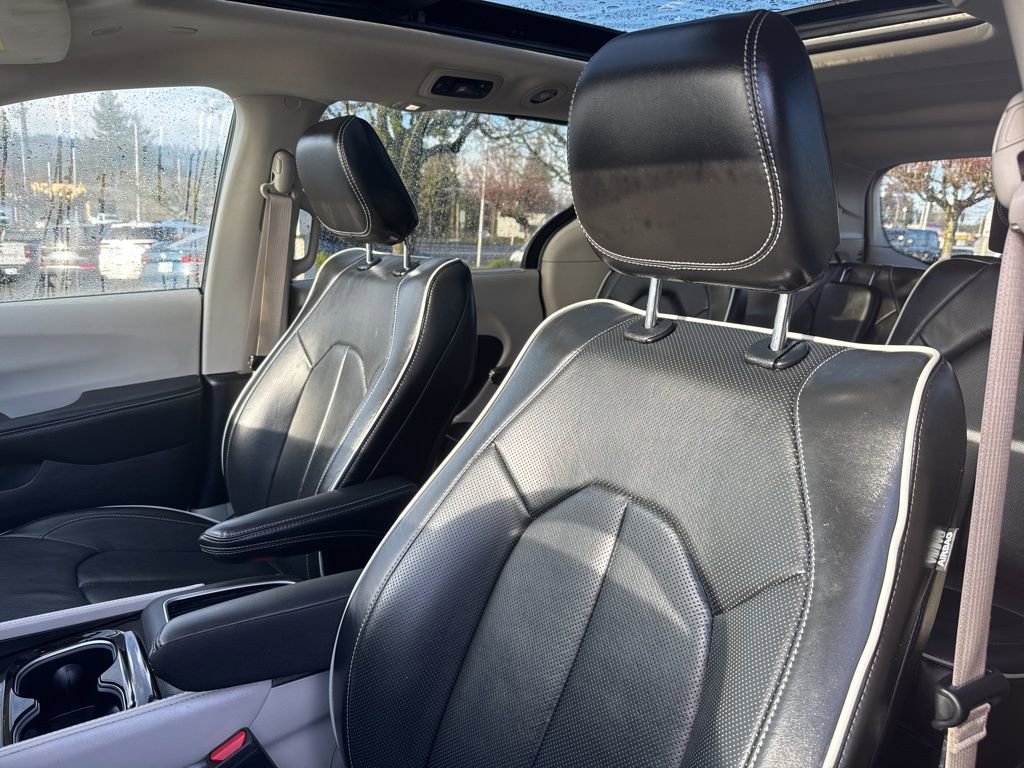 Used 2022 Chrysler Pacifica Limited image 12