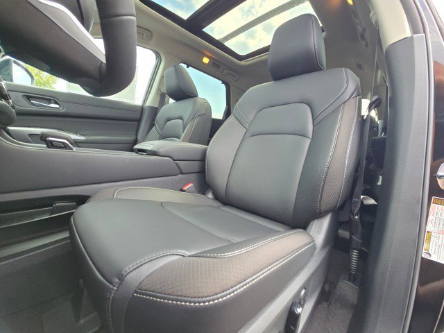 New 2025 Nissan Pathfinder SL w/ SL Premium Package image 24