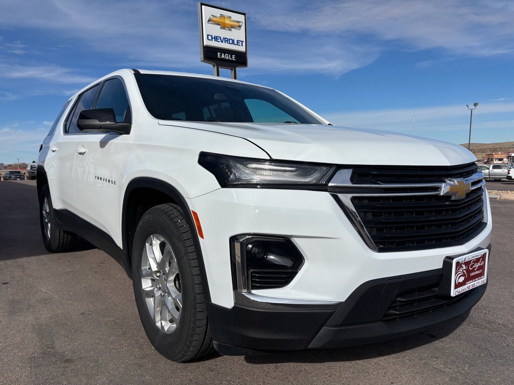Used 2022 Chevrolet Traverse LS AWD/4WD image 4