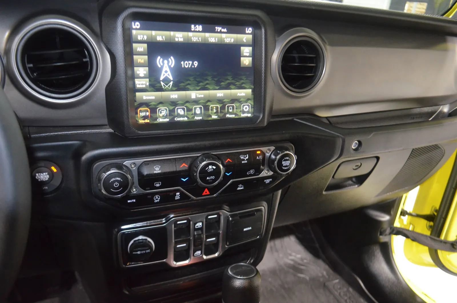 Used 2023 Jeep Gladiator Sport image 25