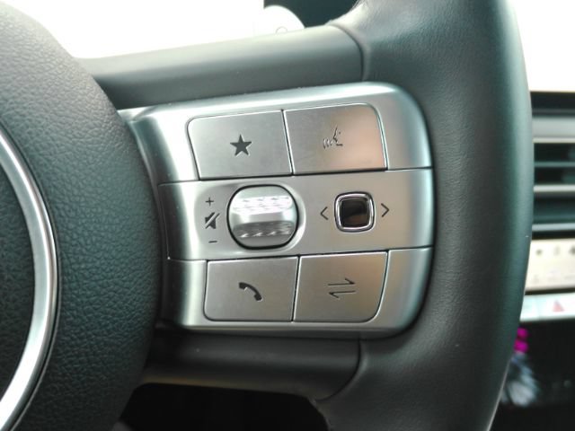 Used 2024 Genesis GV60 RWD image 42