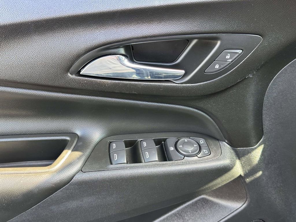 Used 2021 Chevrolet Equinox LT AWD/4WD image 18