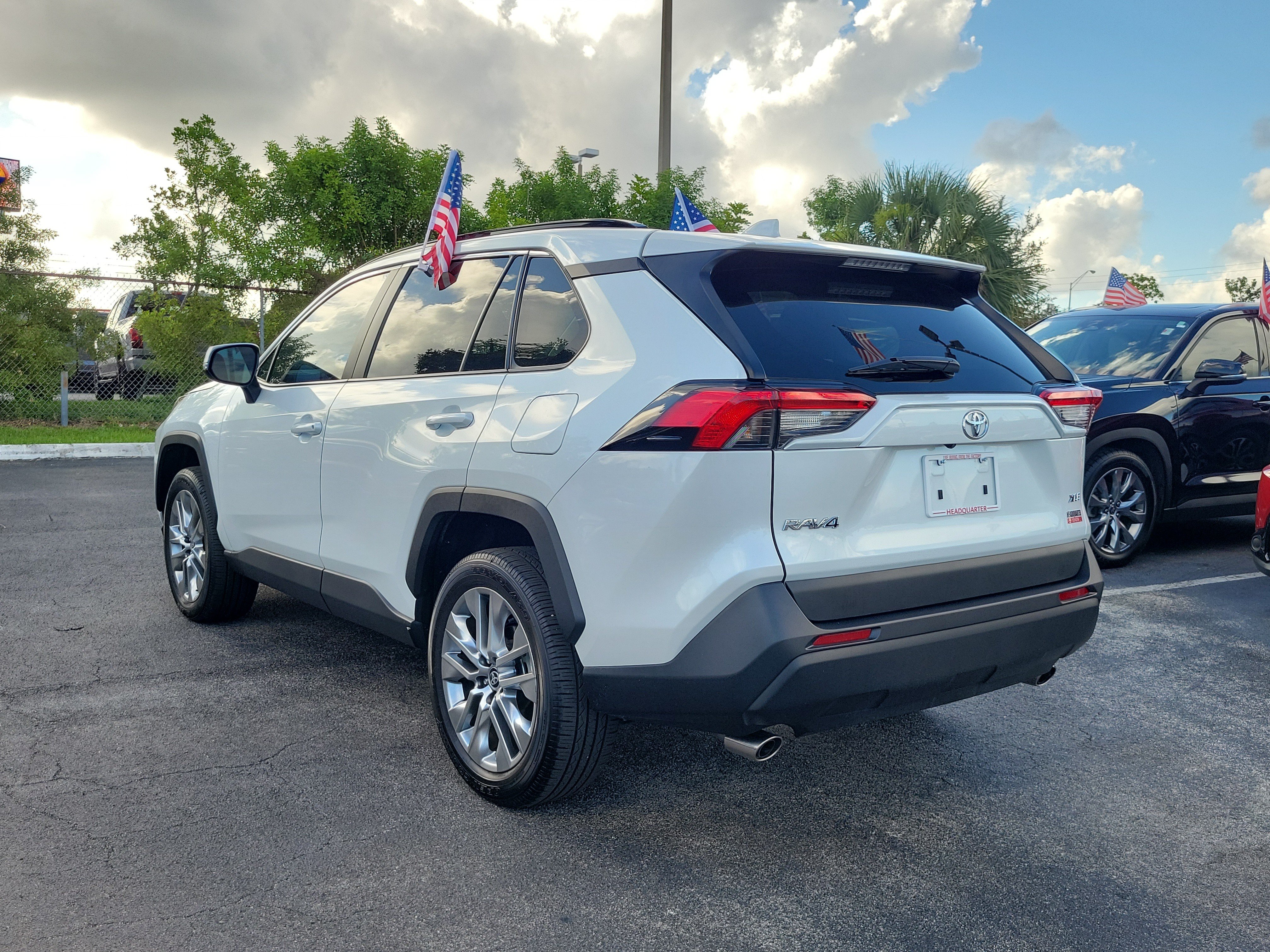 Used 2025 Toyota RAV4 XLE Premium FWD image 9