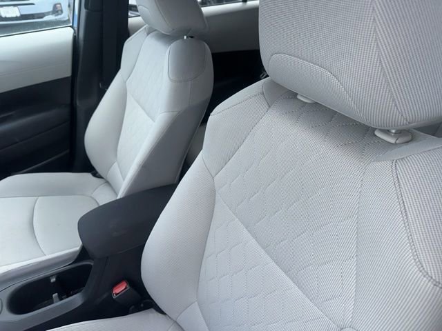 Used 2023 Toyota Corolla Cross LE image 9