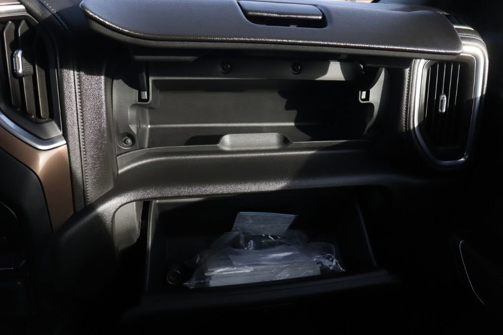 Used 2020 Chevrolet Silverado 1500 High Country w/ Technology Package image 32