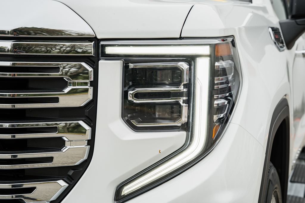 Used 2023 GMC Sierra 1500 Denali w/ Technology Package AWD/4WD image 17