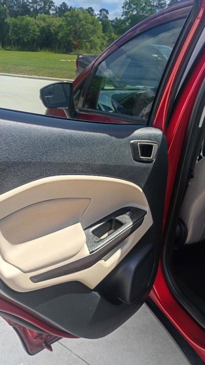 Used 2021 Ford EcoSport SE image 12