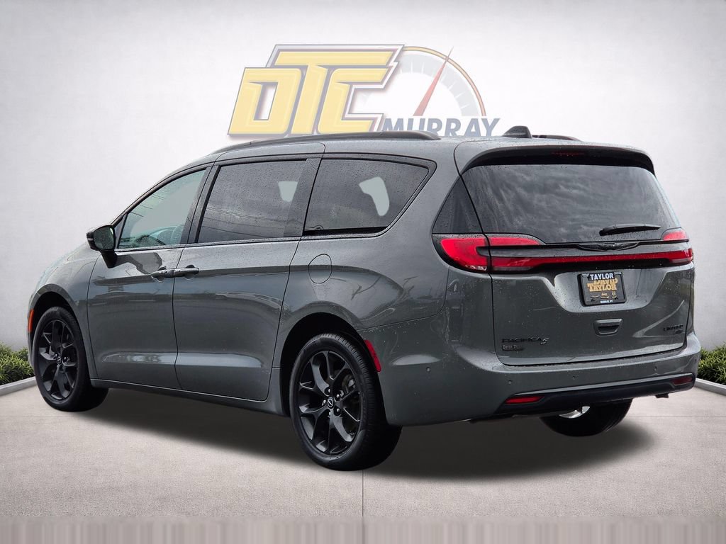 Used 2025 Chrysler Pacifica Limited AWD/4WD image 7