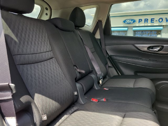 Used 2020 Nissan Rogue SV FWD image 17