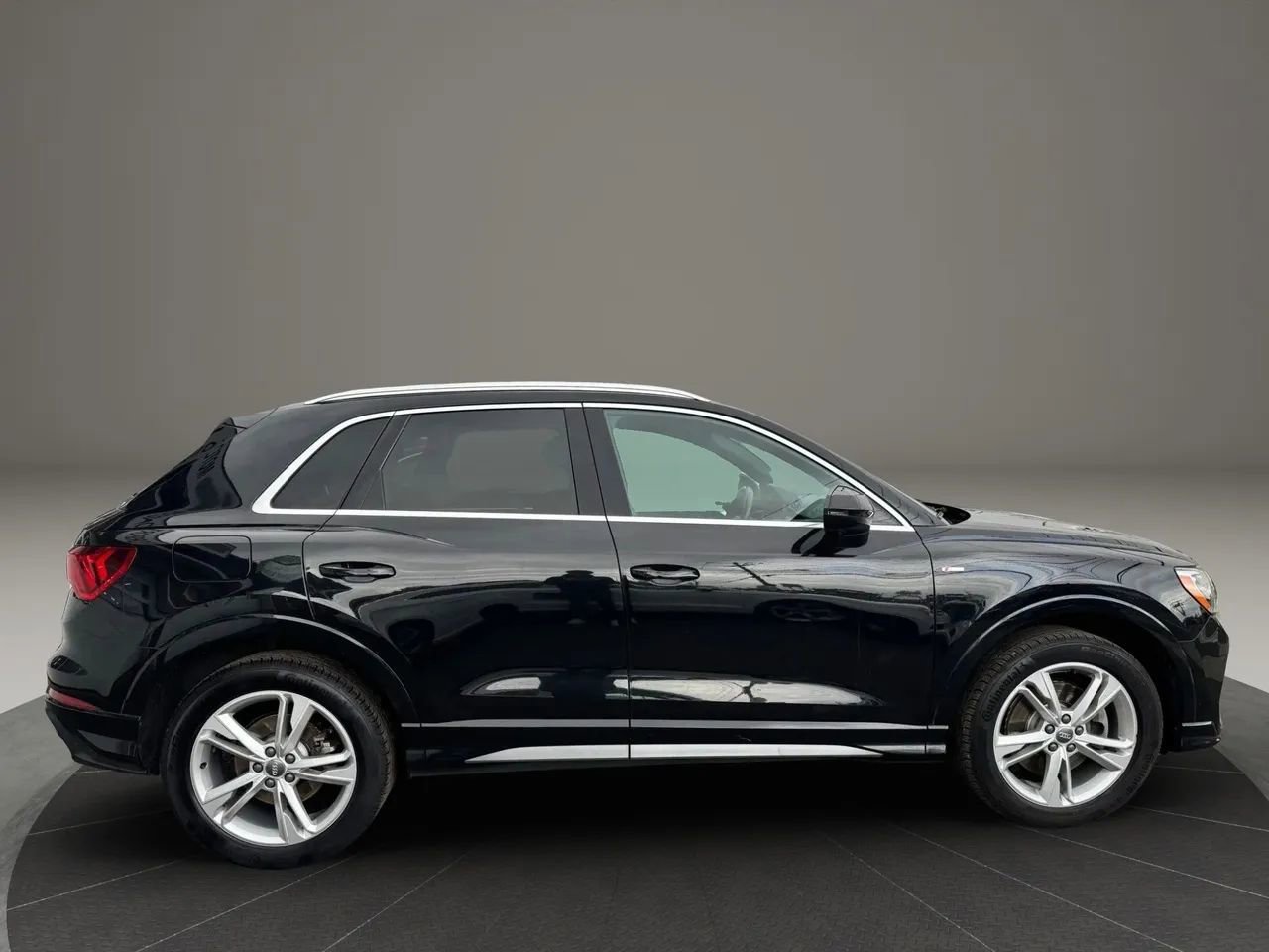 Used 2020 Audi Q3 2.0T Premium image 4