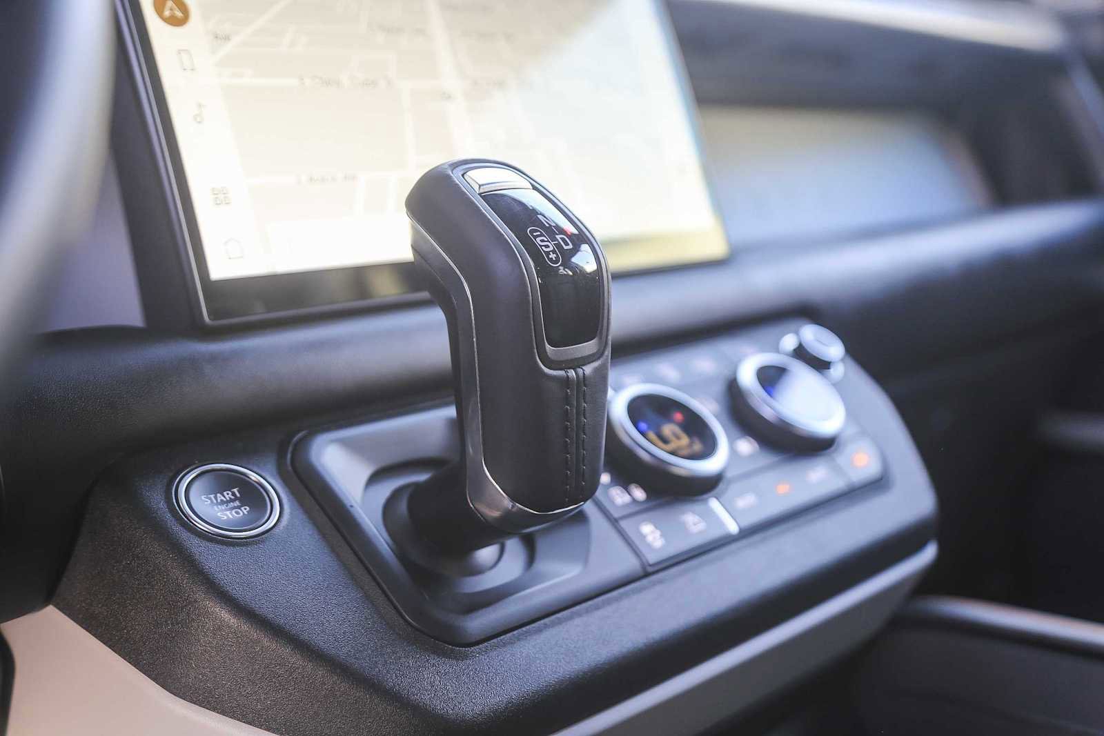 Used 2024 Land Rover Defender 110 SE image 19