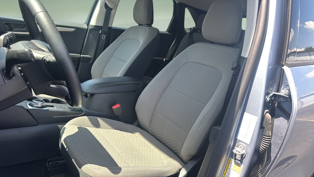 Used 2022 Ford Escape SE w/ SE Sport Appearance Package FWD image 10
