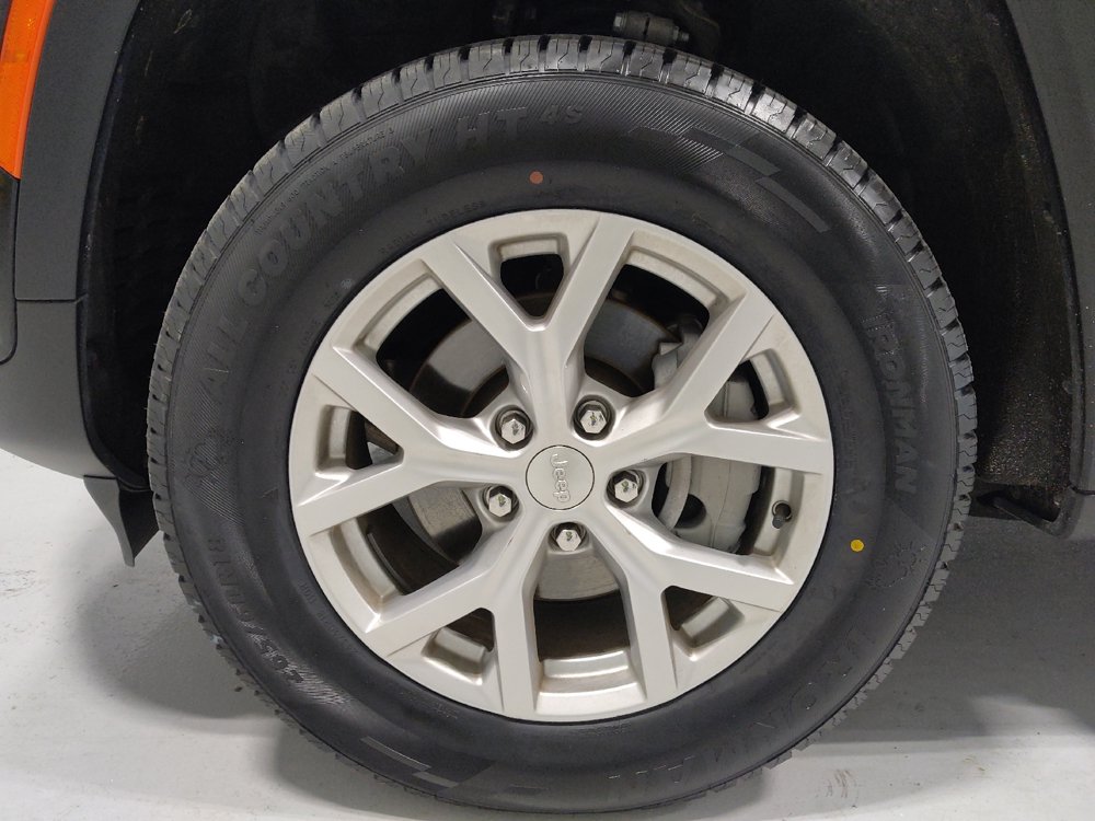 Used 2023 Jeep Grand Cherokee Limited AWD/4WD image 31