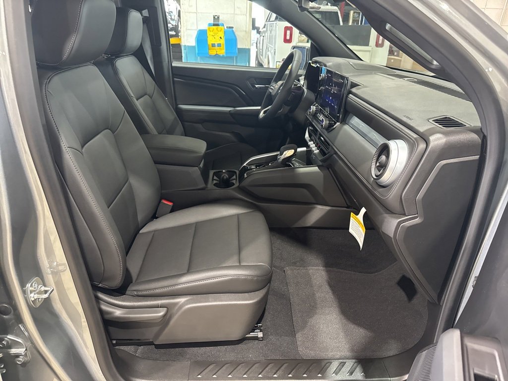 New 2025 Chevrolet Colorado LT w/ LT Convenience Package image 30
