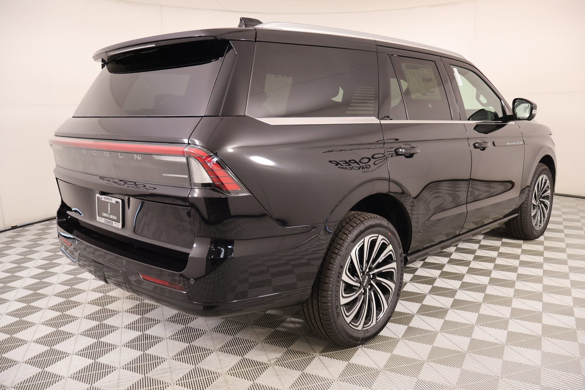 New 2026 Lincoln Navigator Black Label image 23