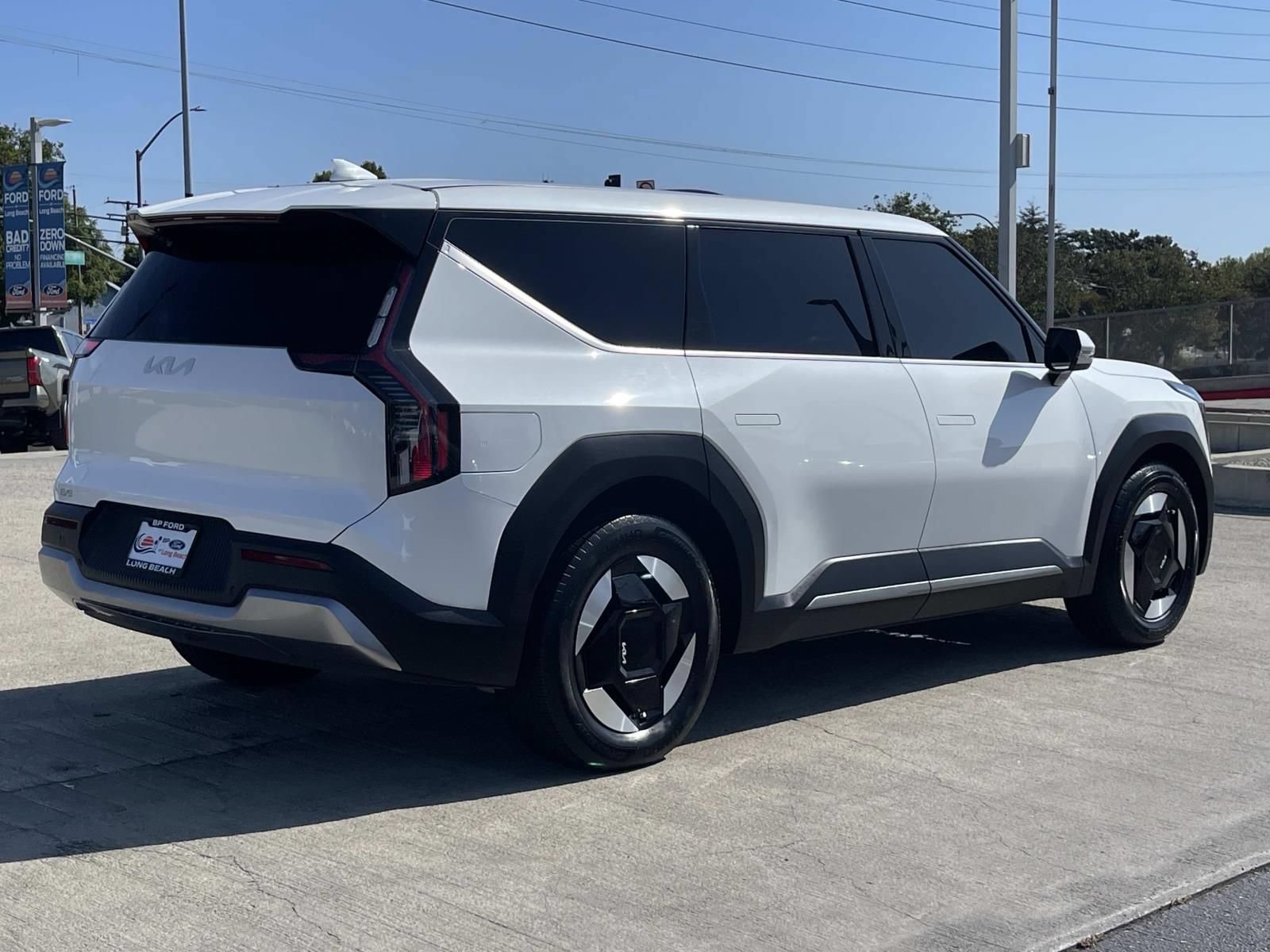 Used 2024 Kia EV9 Light Long Range RWD image 3