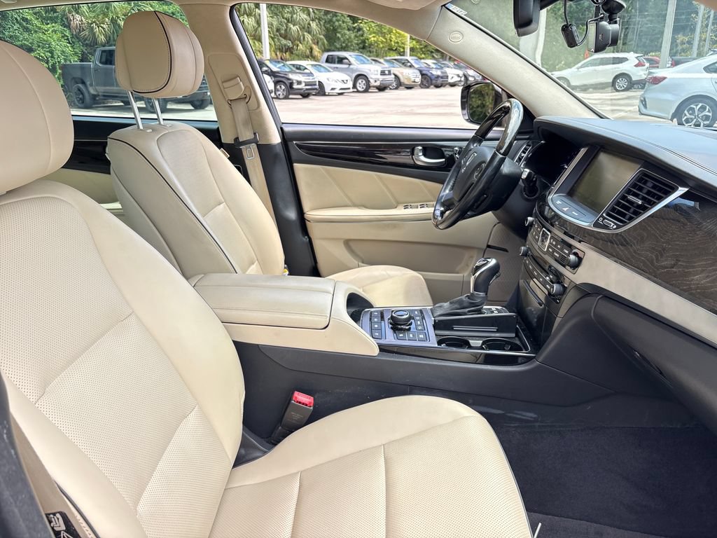 Used 2015 Hyundai Equus Signature RWD image 30